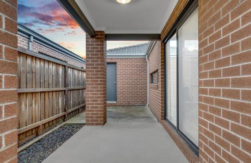 Truganina House | Garage converted into a room