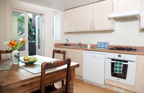 Larkhall Apartment | Garden Apartment in a Georgian Town House in London