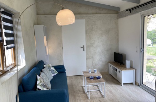 Violes Bed & Breakfast | Garden apartment in chambre d'hôtes with swimming pool