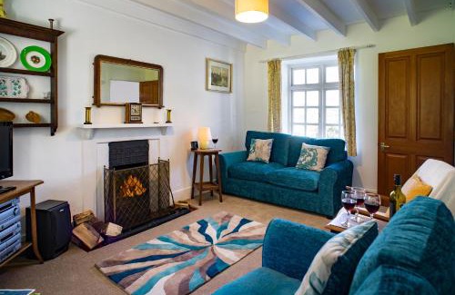 Newcastle Emlyn House | Garden Cottage Newcastle Emlyn