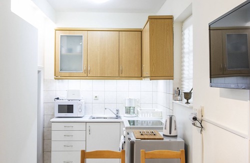 Anavyssos Apartment | Garden House in Anavyssos