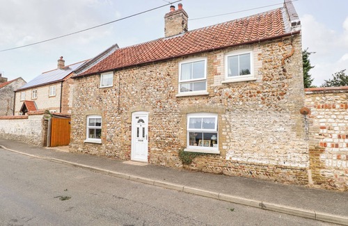 Northwold House | GARDEN HOUSE, pet friendly, character holiday cottage in Northwold