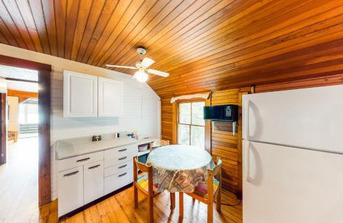 Charlotte House | Garden Island's Willow