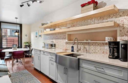 Brooklyn Heights Apartment | Garden Place II by RoveTravel | 4BR Historic Apt