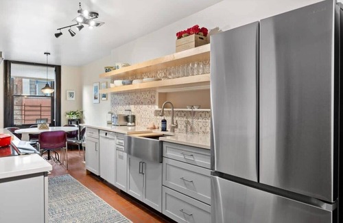 Brooklyn Heights Apartment | Garden Place II by RoveTravel | 4BR Historic Apt
