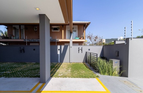 Lagoa Pequena Apartment | Garden Studio Campeche in Floripa Hal103