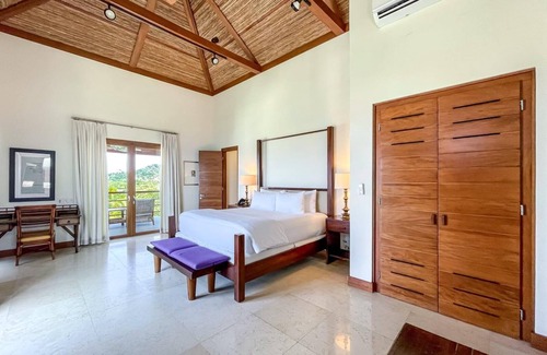 Pristine Bay Hotel | Garden View 1BR Suite at Las Verandas (1)