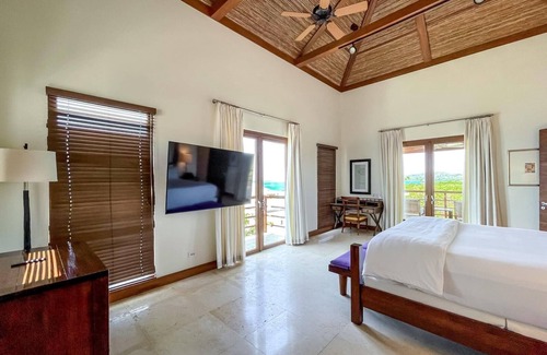 Pristine Bay Hotel | Garden View 1BR Suite at Las Verandas (1)