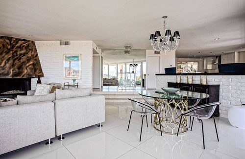 Canyon Corridor House | Gated Celebrity Estate With Panoramic Views Of City