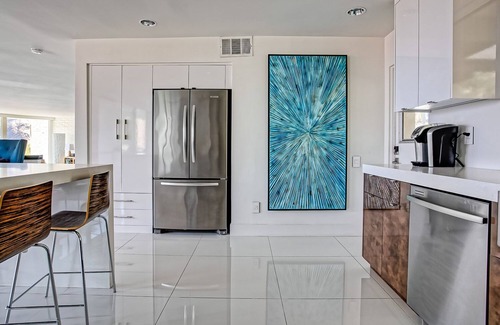 Canyon Corridor House | Gated Celebrity Estate With Panoramic Views Of City
