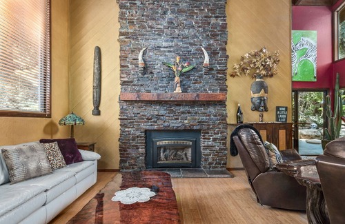 Santa Cruz Villa | Gated & Fenced Santa Cruz Villa near the Redwoods & Pacific Ocean~