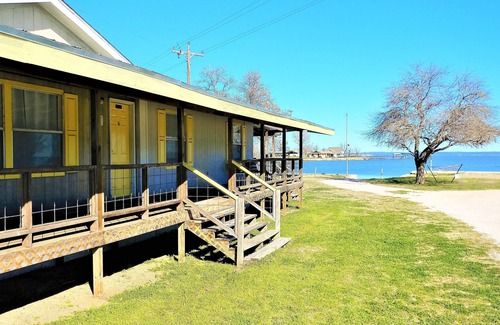 Buchanan Dam House | Gated, Waterfront, Water Pad, Horseshoes, Ping Pong Table, Shaded Fishing Pier