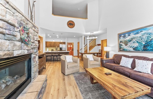 Mountain House Apartment | Gateway #5040 by Summit County Mountain Retreats