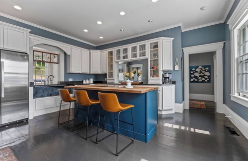 Newcastle House | Gather in Comfort at The Flying Cloud