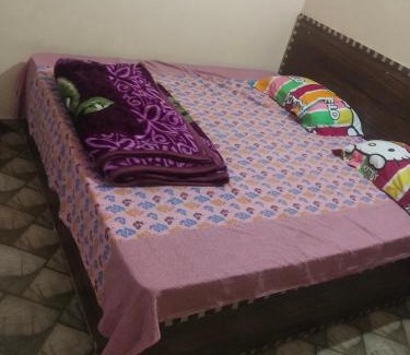 Mathura Hotel | Gaurangi seva sadan
