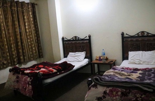 Miandam Hotel | GB Ghizer Hotel Mingora Swat