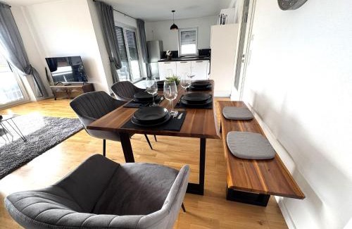Unteraurach Apartment | Gehobenes Wohnen mit Balkon, Parkplatz und keine 10 Minuten in die City