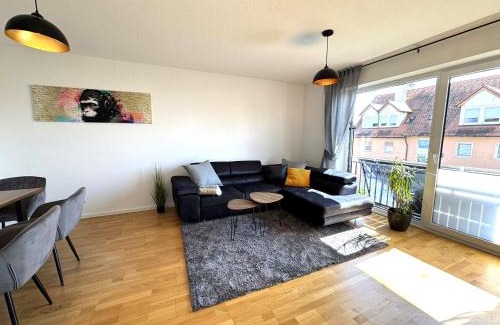 Unteraurach Apartment | Gehobenes Wohnen mit Balkon, Parkplatz und keine 10 Minuten in die City
