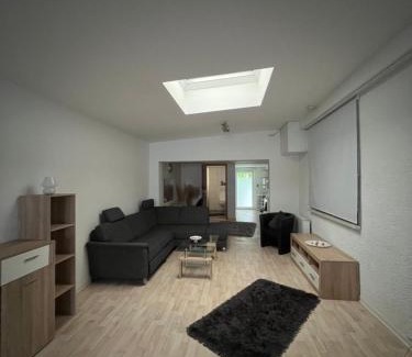Dortmund Apartment | Gemütliches, barrierefreies Apartment in Dortmund-Brackel, Ruhige Lage, nur 5 Minuten zum Flughafen Dortmund