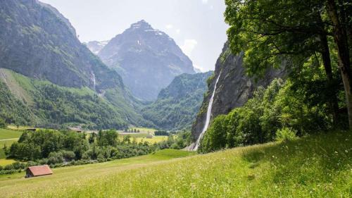 Glarus Sued House | Gemütliches Bed and Breakfast Bergzyt - mit oder ohne Frühstück , im Ski und Wandergebiet