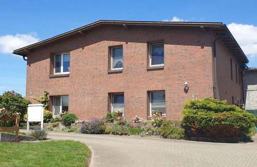 Kroepelin Apartment | Gemuetliche Wohnung in Kroepelin mit Terrasse