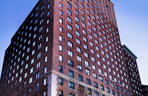 Lincoln Square Apartment | Genuine NYC Escape! Historic Property Near the Metropolitan Museum of Art!