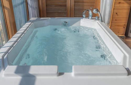 Geoje House | Geoje Daesan Oceanview Spa Pension