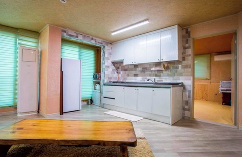 Hayu House | Geojedo Dodari Pension