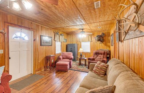 Wray House | Georgia Lakefront Cabin with Fire Pit and Grills!