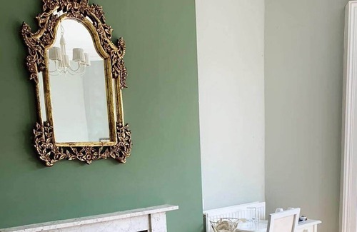 Hurst Green Apartment | Georgian Apartment
