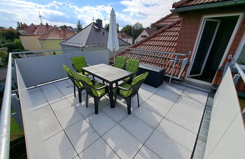 Coschuetz Apartment | Geräumige Ferienwohnung "dresdner Stadt-terrasse" für 5 Erw., Kinder Willkommen