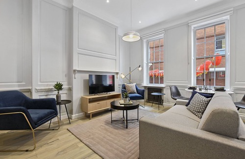 Chinatown Apartment | Gerrard Place by Aeria Apartments