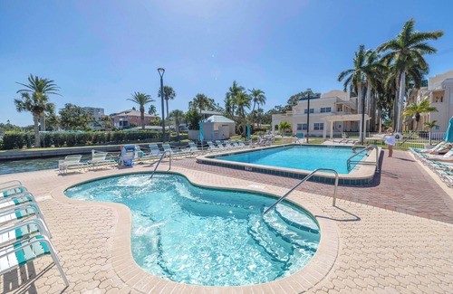 Siesta Key Condo | Gertrude's Siesta | Bayside Unit, Balcony, Private-Beach, Heated Pools, Pickle, Hot-tub, Tennis!