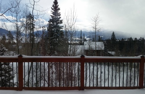 Wildernest House | Get away to the mountains! Beautiful home - stunning views!
