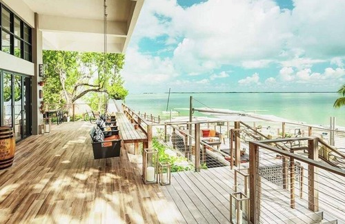 Rock Harbor Resort | Get Ready for Adventures! Elegant Hammock View, Private Beach Access, Pool!