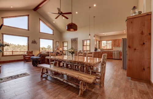 Zion National Park East Entrance House | Get the 7th night free. Over 125 five star reviews, over 4,000sq feet