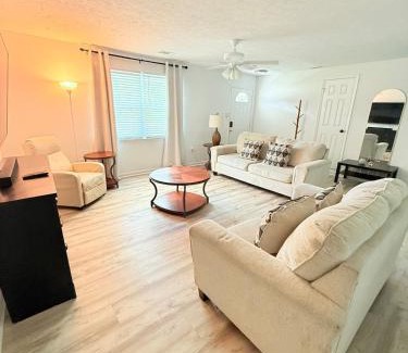 Savannah House | Getaway at 26 Oxford Ct