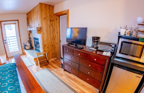 Kirkwood Condo | Getaway Retreat The Meadows 228a Hotel Style - Sleeps 4