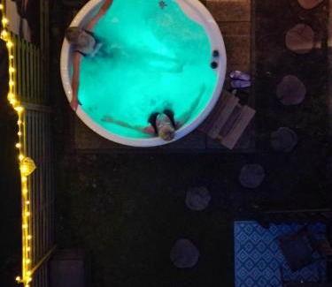 Medemblik House | Gezellige Pipo met grote schommel aan het water en hottub