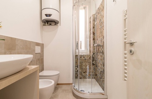 Trieste City Centre Hotel | Ghiberti Apartments - Prussian Blue