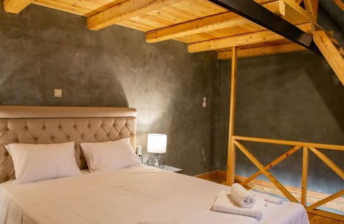 Omales Cottage | Gi - Ktima Ximitadi - Two Bedroom Cottage, Sleeps 6