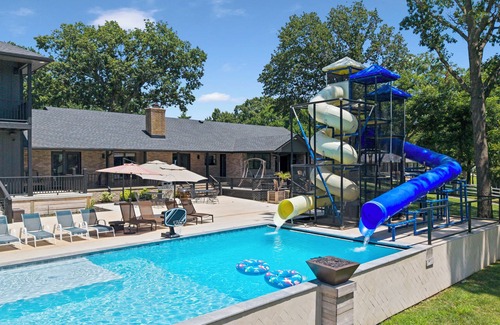 Grove House | Giant 10-bedroom lakefront home with large pool, hot tub, and dock