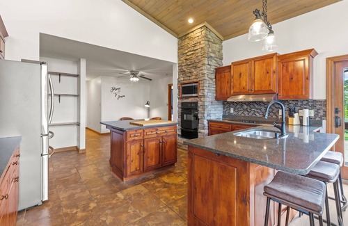 Logan Cabin | Giant House and Property w/Private Golf Course!