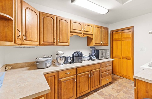 Logan Cabin | Giant House and Property w/Private Golf Course!