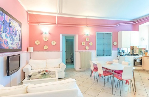 Consiglio di Rumo Apartment | GiardinoLago Rosa Holiday Apartment on the Lake with Pool