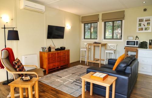 Gisborne Cottage | Gisborne Peak Winery - Cottages - Vineyard Stay Macedon Ranges