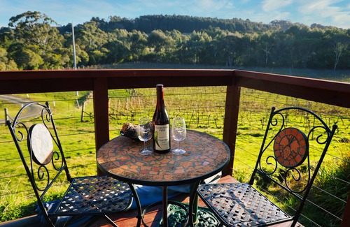 Gisborne Cottage | Gisborne Peak Winery - Cottages - Vineyard Stay Macedon Ranges
