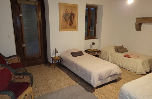 Marcigny-sous-Thil Other | Gite 15 pers. former abbey farmhouse, animals live on site