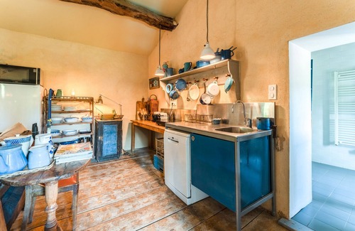 Crestet House | Gîte 4 - The Blue Flower at the Foot of Mont Ventoux
