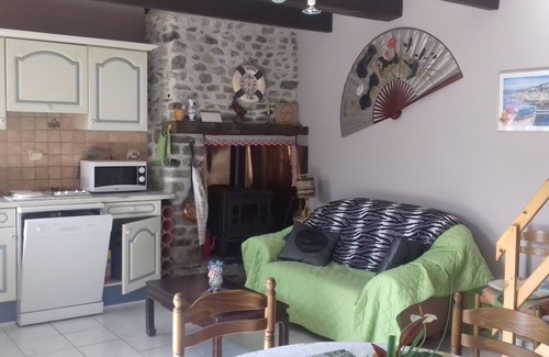 Agon-Coutainville Cottage | Gite Agon-Coutainville 5 people in a wooded park